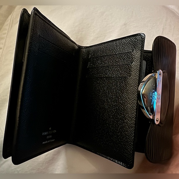 Louis Vuitton Epi Bifold Wallet, Portefeuille Koala Leather Noir, Mint Condition - Picture 3 of 13